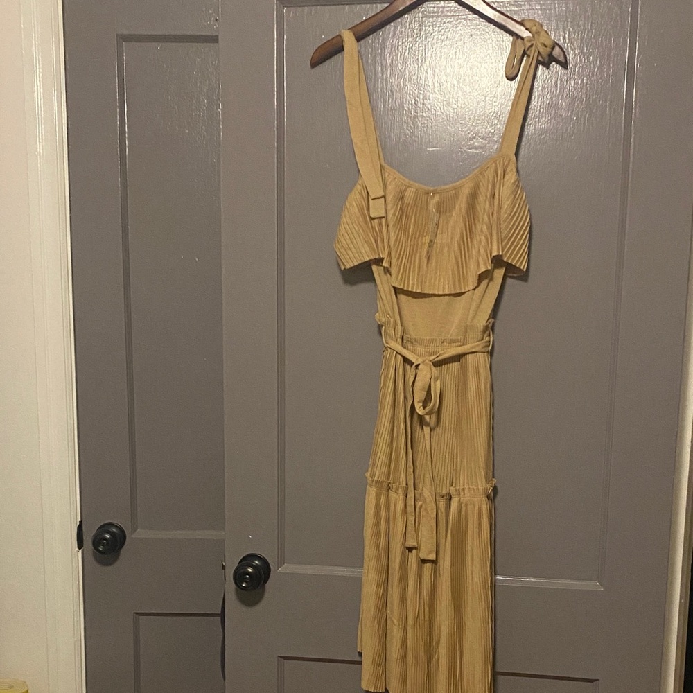 Elegant Tan Sleeveless Dress